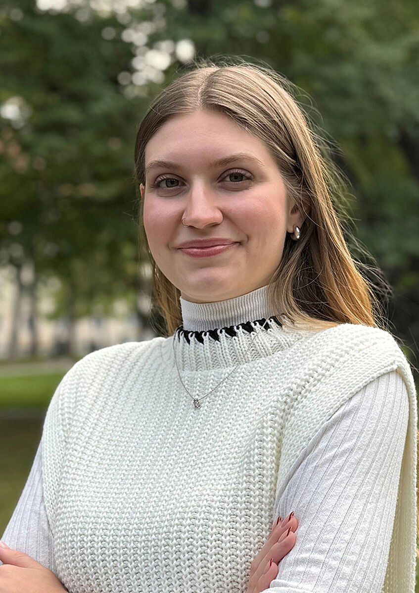 Janine Weiss, BA