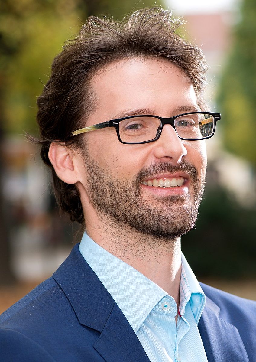 Program Management: Dr. Markus Holzweber