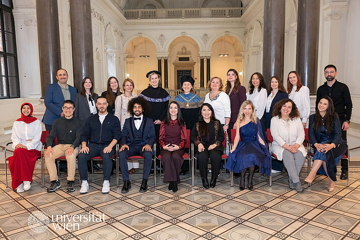 Absolvent*innen des Universitätslehrgang "Dolmetschen für Gerichte und Behörden"