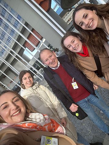 students in front of the UN Headquarters