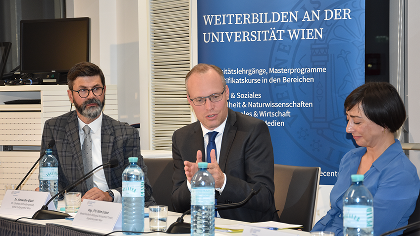 Podium v.l.n.r. Michael Köttritsch (Die Presse), Alexander Biach (WKW), Ilkim Erdost (AK Wien)